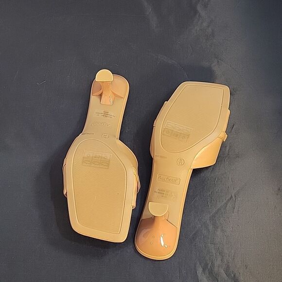 NEW ANNE MICHELLE GOLD CHAIN LINKING SQUARE TOE SANDAL - Picture 11 of 15